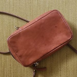 Well loved Clare V. Poche Sportif — Tan crossbody purse